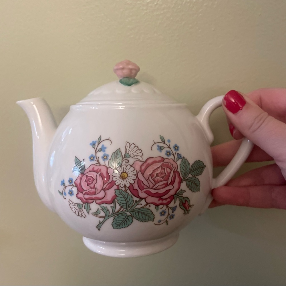Hallmark vintage Floral Rose Pattern Ceramic Teapot